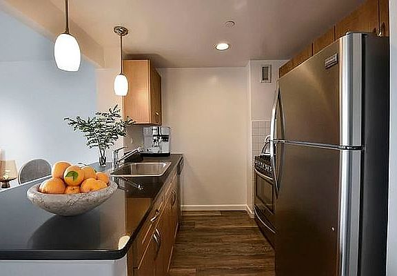 3rd image of 229 Chrystie St APT 601