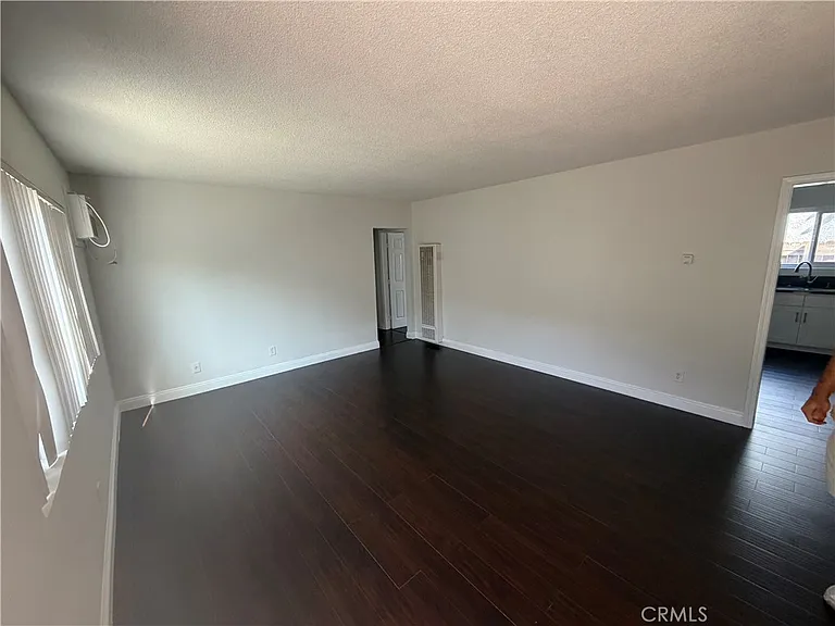 2530 Carmona Ave — Photo 8