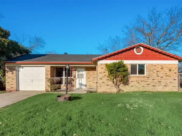 4749 Marshall St, Forest Hill, TX 76119