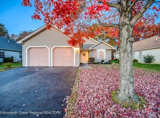 39 Meadows Ln, Whiting, NJ 08759