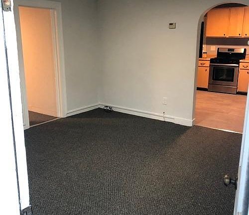 3rd image of 60 Mary St #1