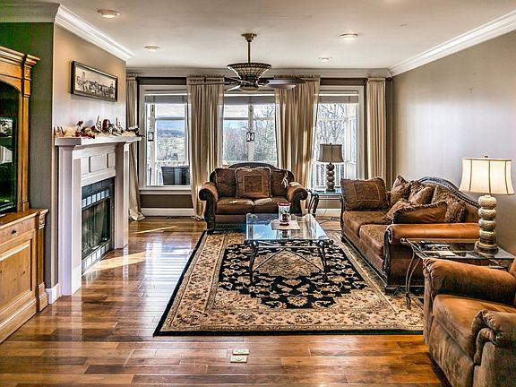 5th image of 240 Golf Trace Dr