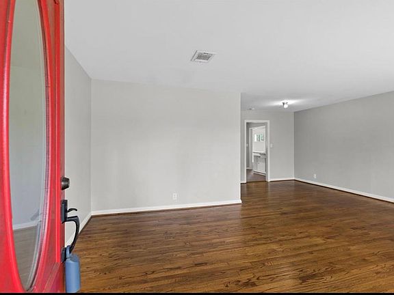 4th image of 3606 Wentworth St
