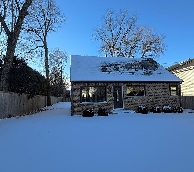 1st image of 830 Deerfield Rd