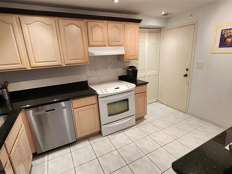 405 N Ocean Blvd #1507 — Photo 15