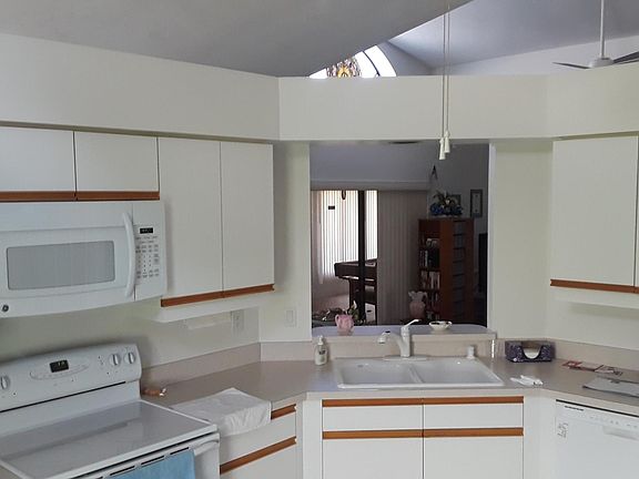 3rd image of 13195 Winsford Ln