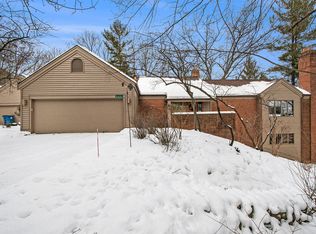 6631 Waybridge Dr SE, Grand Rapids, MI 49546