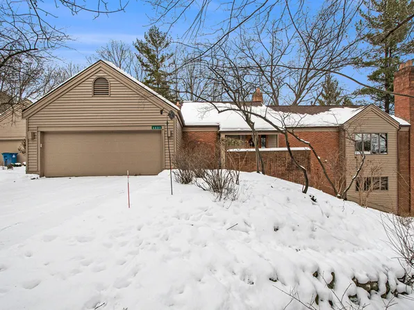 6631 Waybridge Dr SE, Grand Rapids, MI 49546