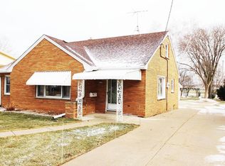 4208 S Packard Ave, St Francis, WI 53235