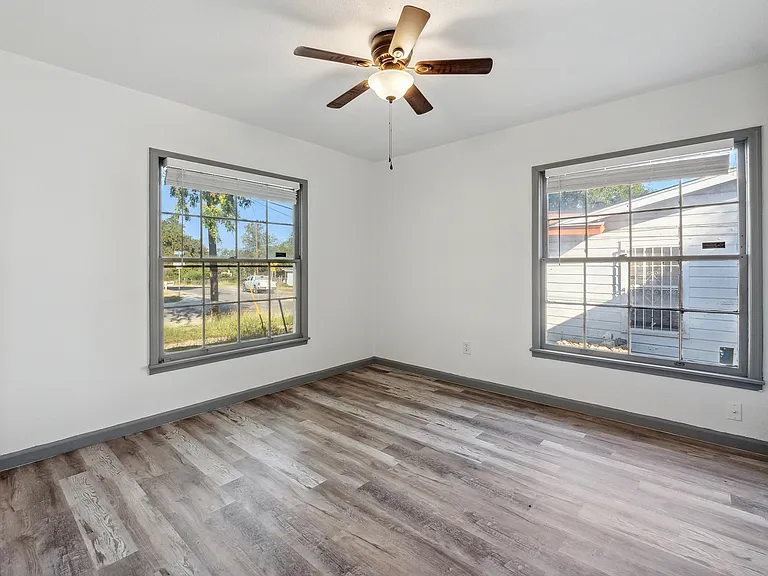 843 Zachry Dr — Photo 14
