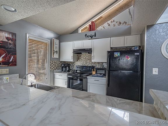 5th image of 238 Staniel Cay Dr