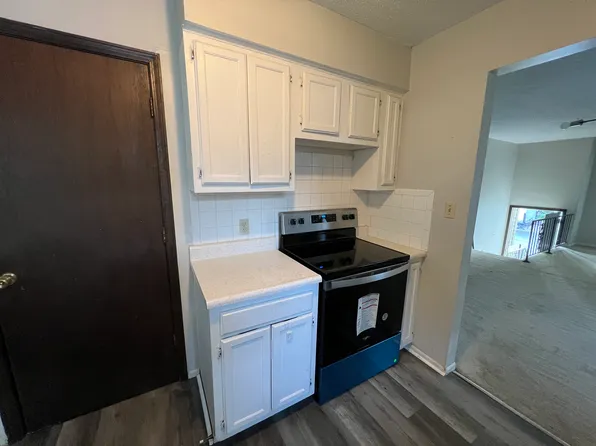 1318 S Olive St, Ottawa, KS 66067