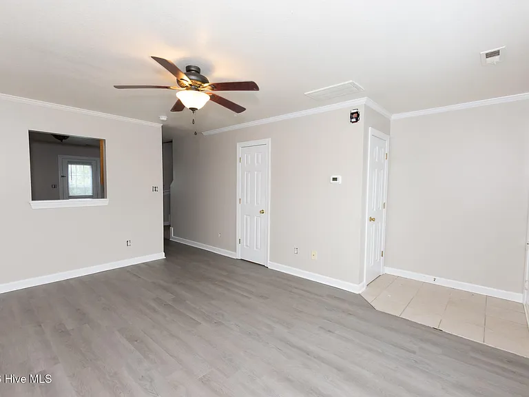 304 Bridgewood Dr — Photo 7