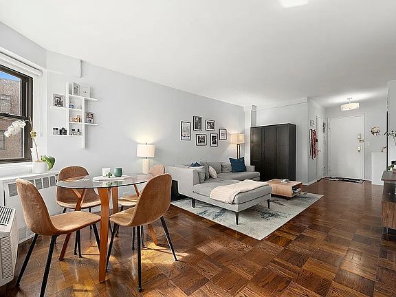 3rd image of 176 E 77th St APT 10A