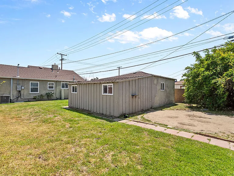 2109 N Valley St — Photo 33