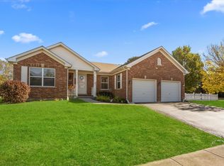 1004 N Oak Creek Dr, Genoa, IL 60135