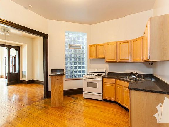 4th image of 1813 N Milwaukee Ave