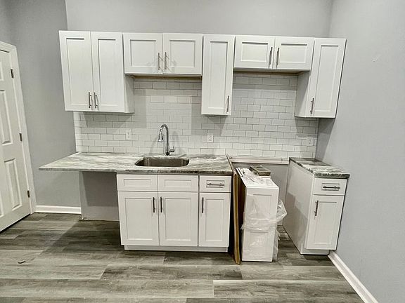 5th image of 2327 N Camac St #V
