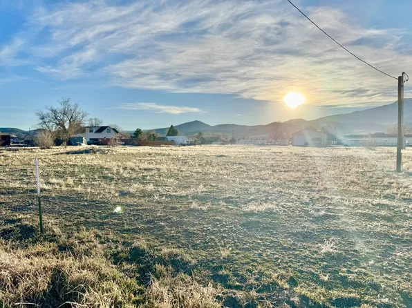 100 E, Circleville, UT 84723