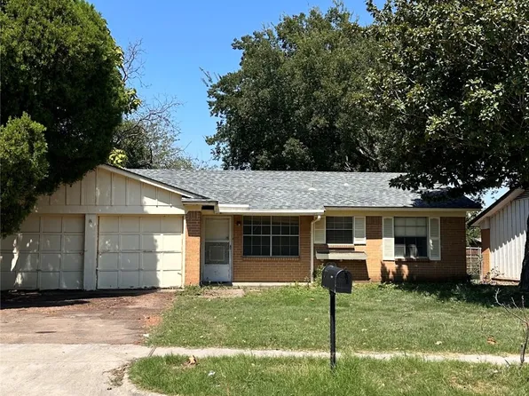 1511 Laurel Ln, Plano, TX 75074