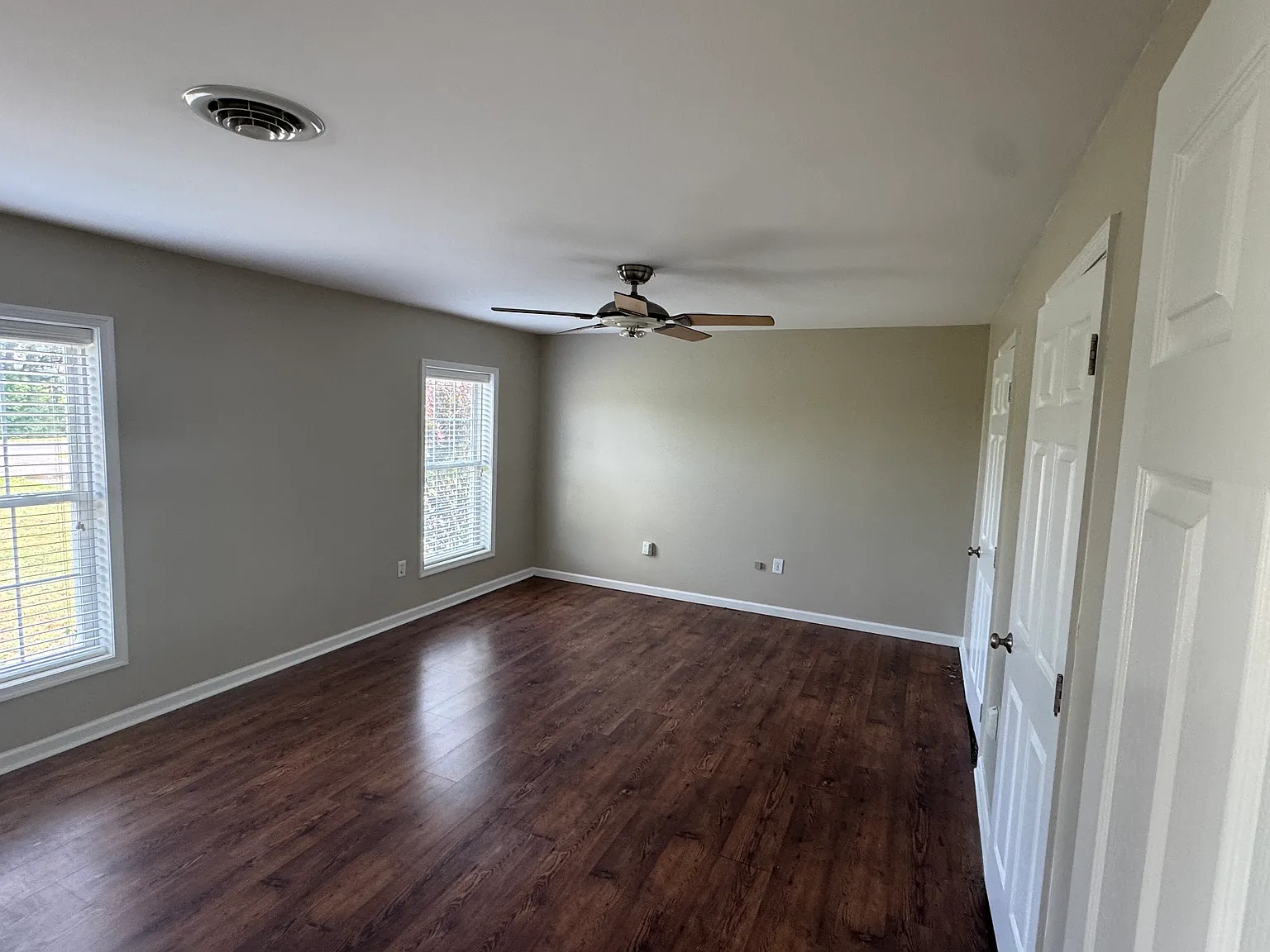 3 bed, 1792 sqft, $2,000 — Photo 2