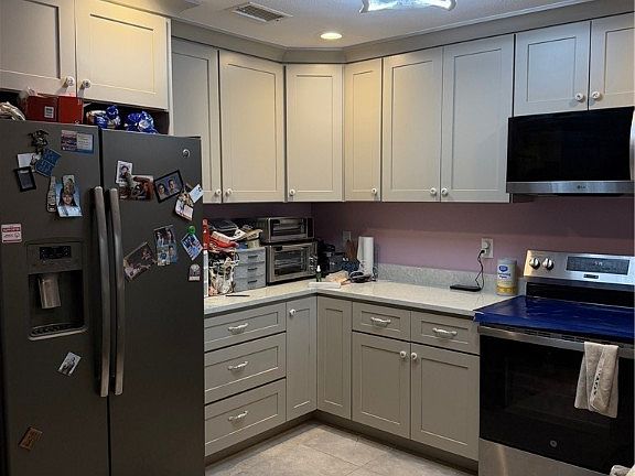 4th image of 557 Ridgewood St NW