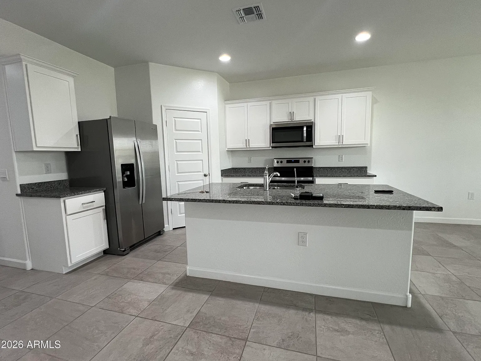 4 bed, 2.0 bath, 1701 sqft, $2,295 — Photo 3