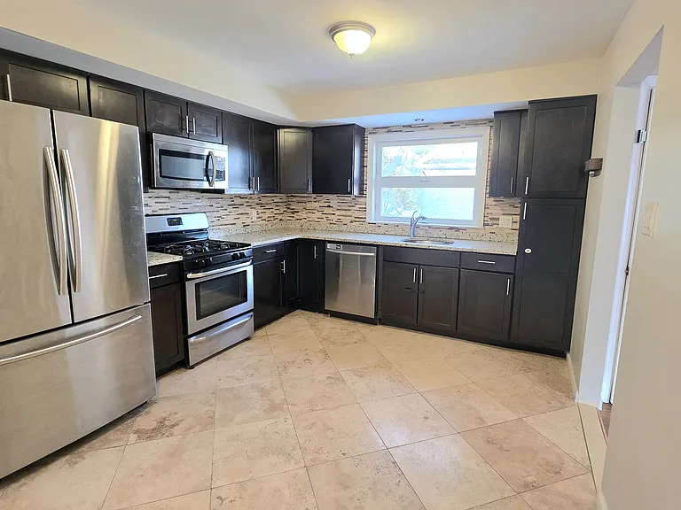 75 Gibson Ave #2 — Photo 7