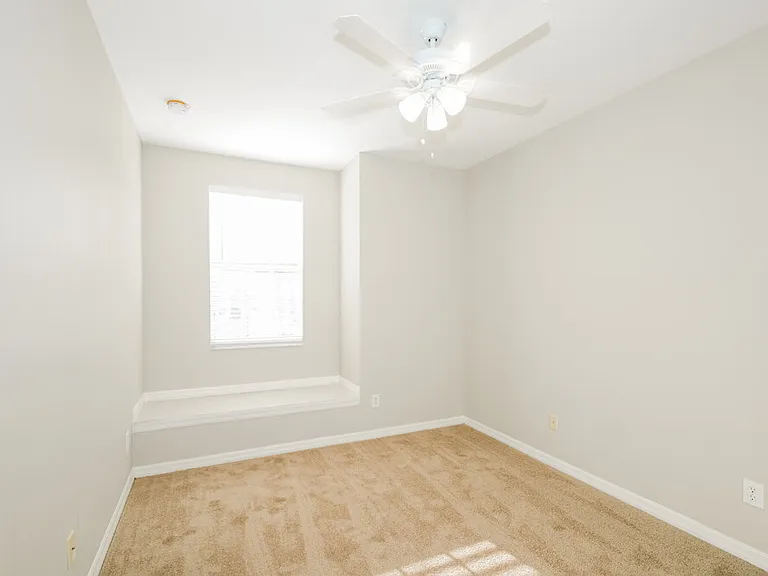 4413 Huddlestone Dr — Photo 15
