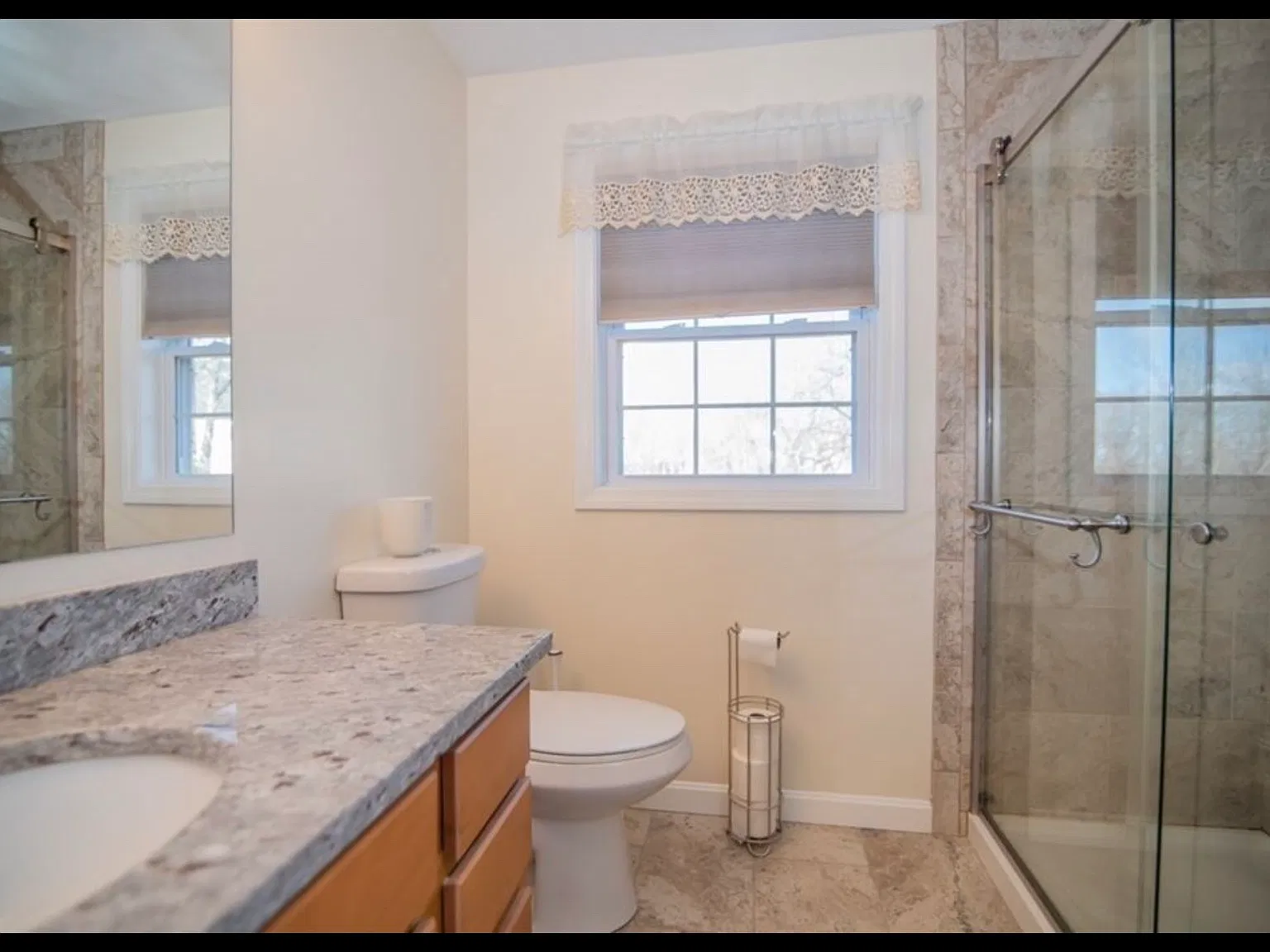 3 bed, 2.5 bath, 1872 sqft, $3,950 — Photo 4