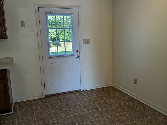 4th image of 104 Manna Dr APT 2