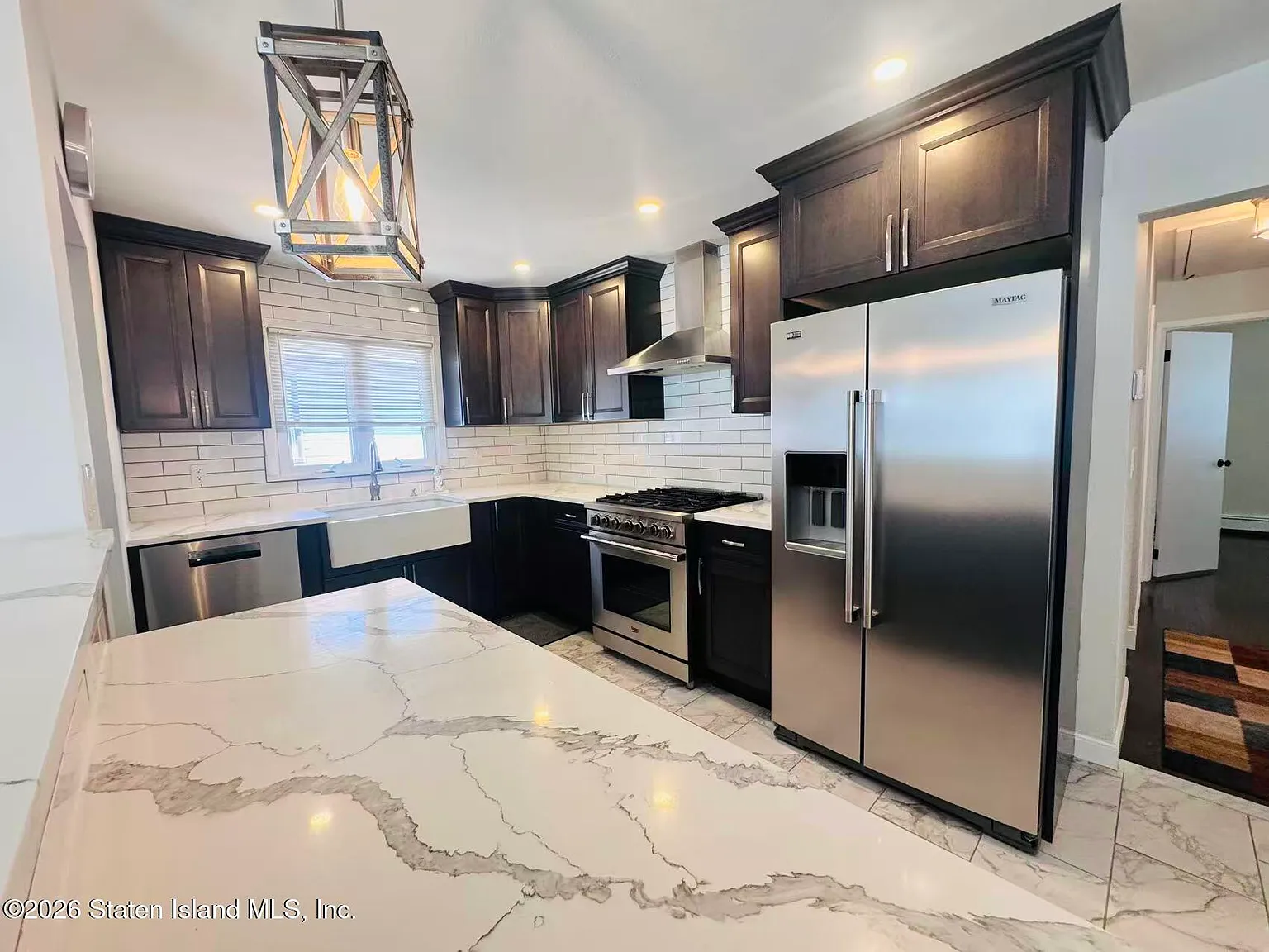 3 bed, 2.0 bath, 1040 sqft, $3,800 — Photo 4