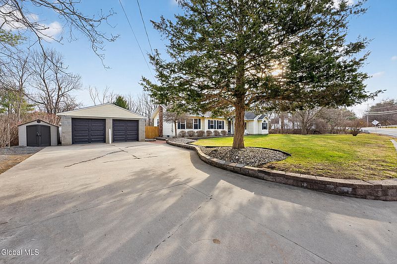 4th image of 169 Bozenkill Road