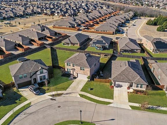 2nd image of 2914 Panhandle Dr