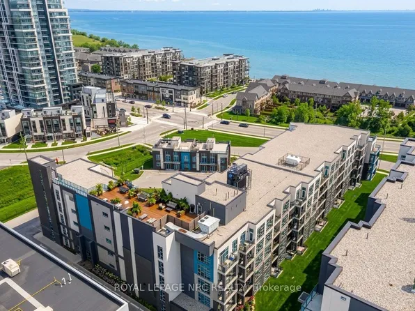 10 Concord Pl #412, Grimsby, ON L3M 0G6