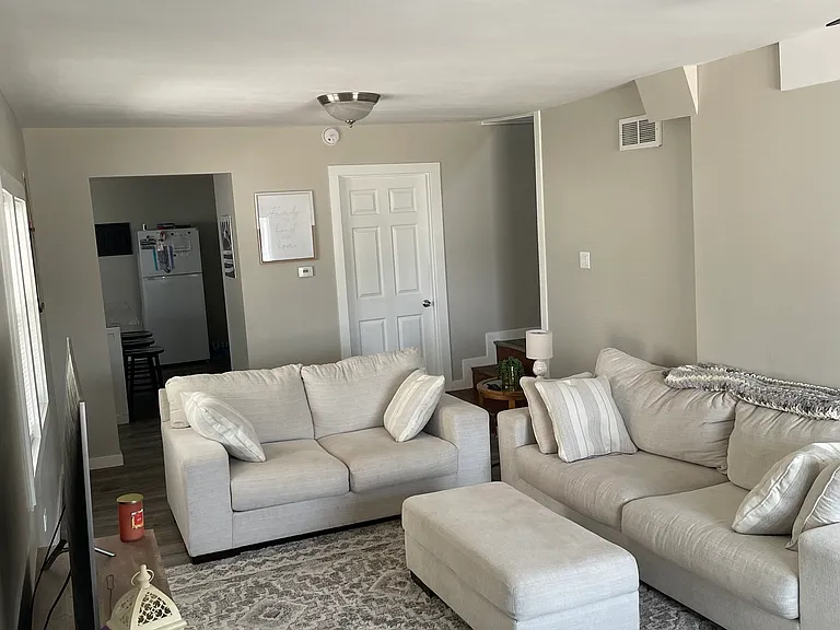 1034 Liberty St — Photo 9