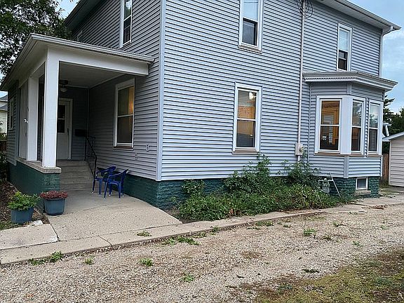 3rd image of 719 NW 3rd Ave