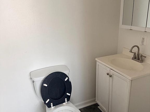 3rd image of 1528 W Tioga St