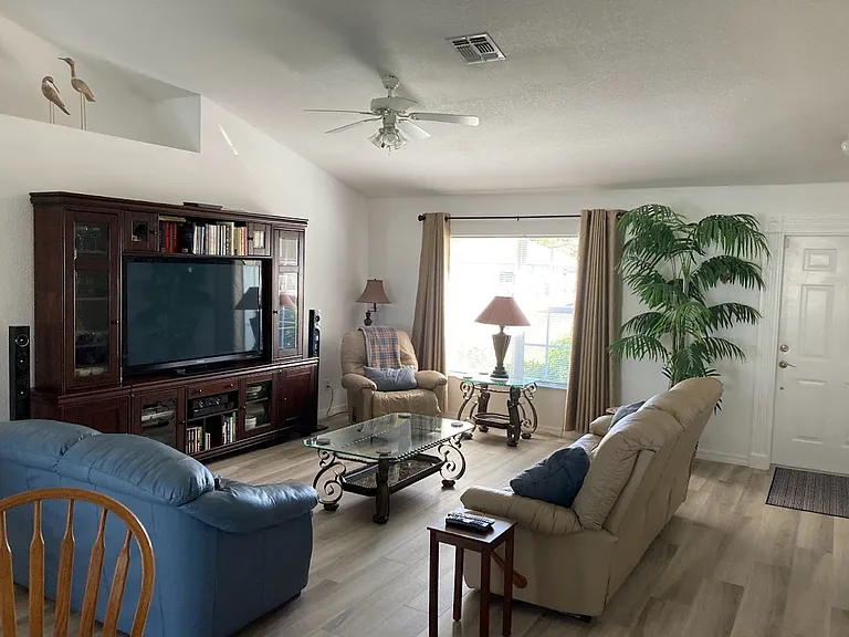 818 SW 8th Pl — Photo 7