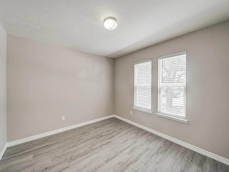 6908 Planters Row Dr — Photo 13