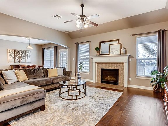 2nd image of 4516 Monterosa Ln
