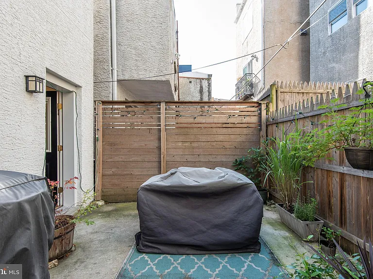 714 S Hicks St — Photo 14
