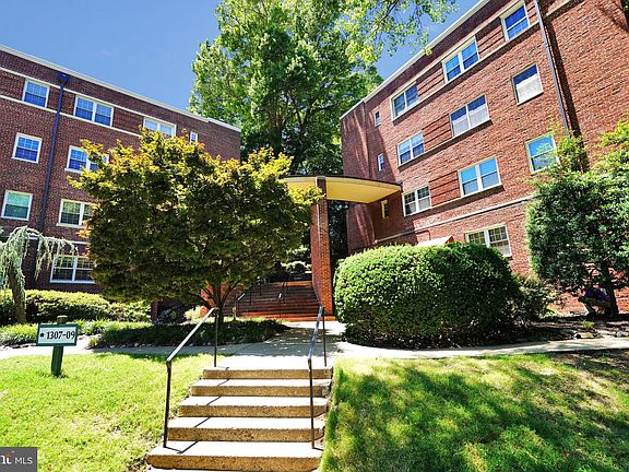 3rd image of 1307 N Ode St APT 432