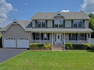 9 Autumn Dr, Howell, NJ 07731