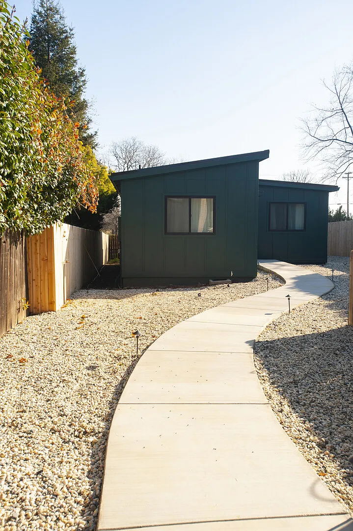 Modern Small Home — Photo 1