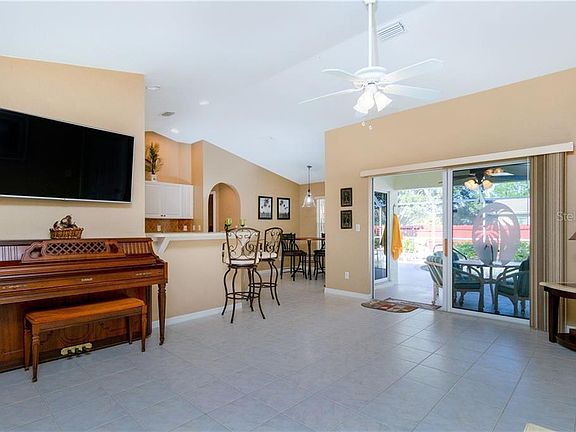 5th image of 1144 Cathedall Ave