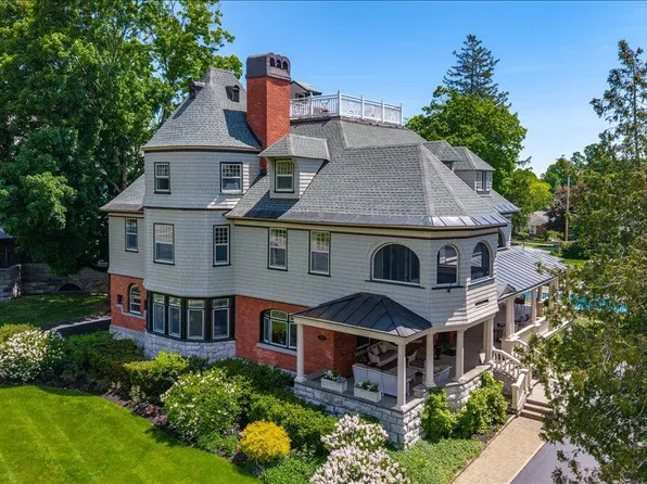 720 N Broadway, Saratoga Springs, NY 12866