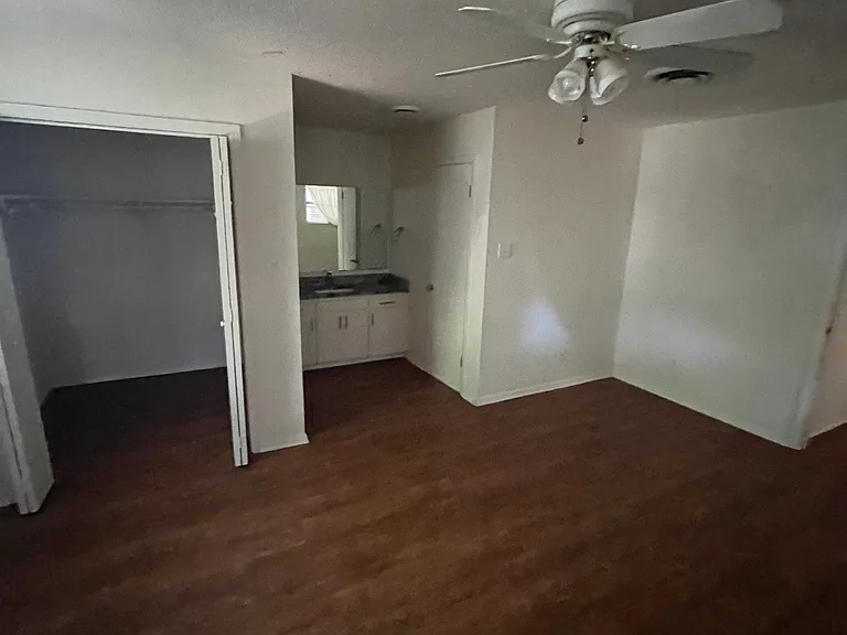 705 Michael Ln — Photo 13