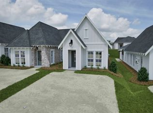 1045 Hunters Way, Opelika, AL 36801