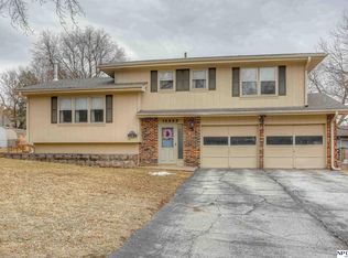 15323 Drexel Cir, Omaha, NE 68137